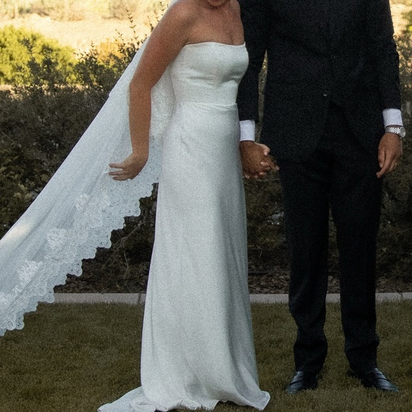 Park fifth and co Brodie bridal dress Small - Picture 7 of 16